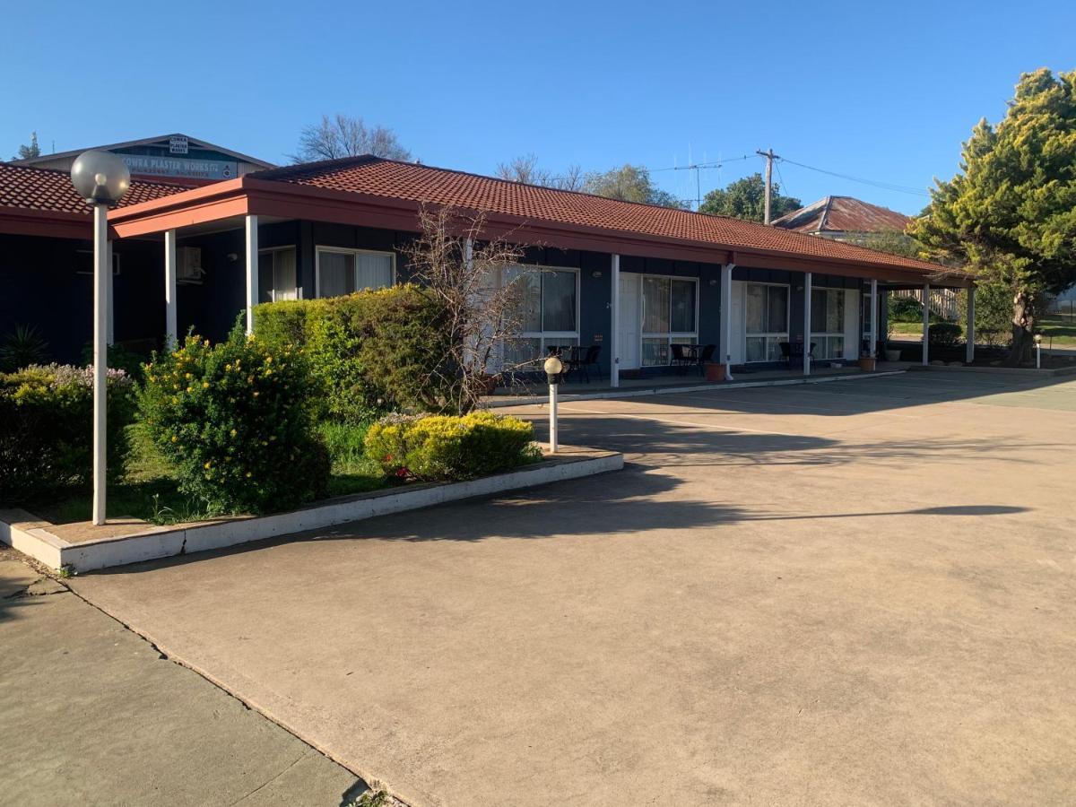 Countryman Motor Inn Cowra Extérieur photo