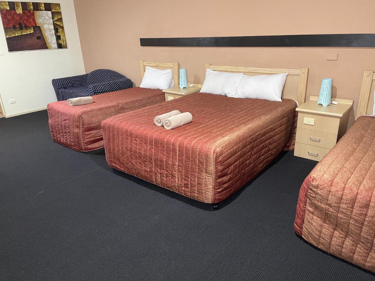 Countryman Motor Inn Cowra Extérieur photo